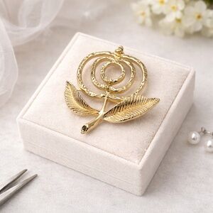 VTG 1972 Sarah Coventry Apple/Flower Brooch/Lapel Pin Silver Tone 1.5" x 1.5"